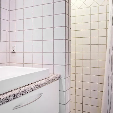 Apartment 4 Person Holiday In *