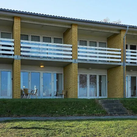 Apartment 4 Person Holiday In